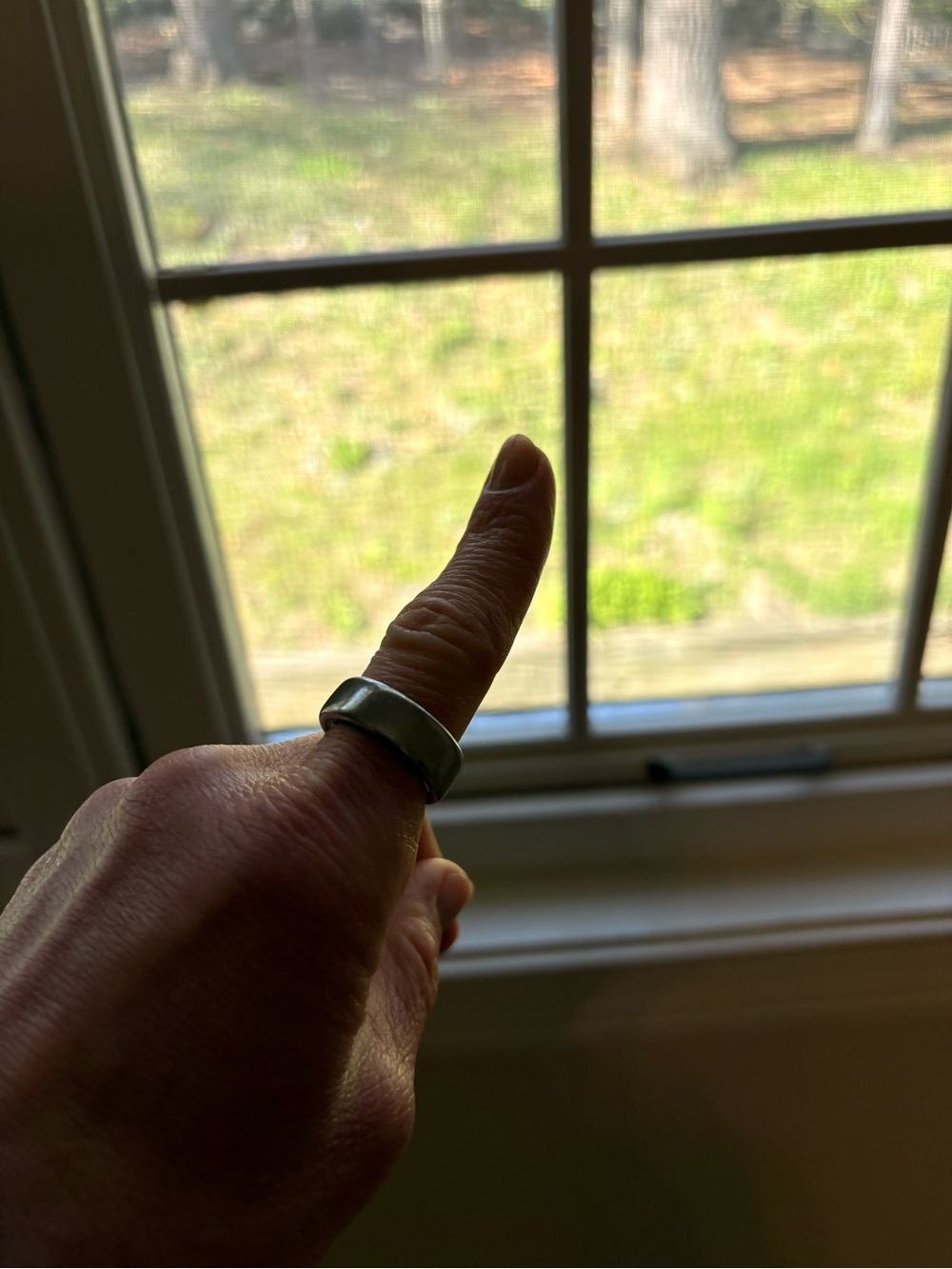 Oura Smart Ring in Brushed Gunmetal - Picture 3 of 6